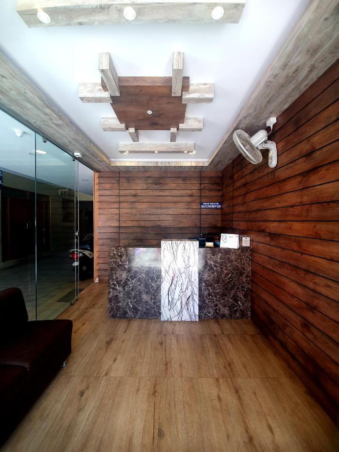 Veekay Residency Hotel Bangalore Bagian luar foto