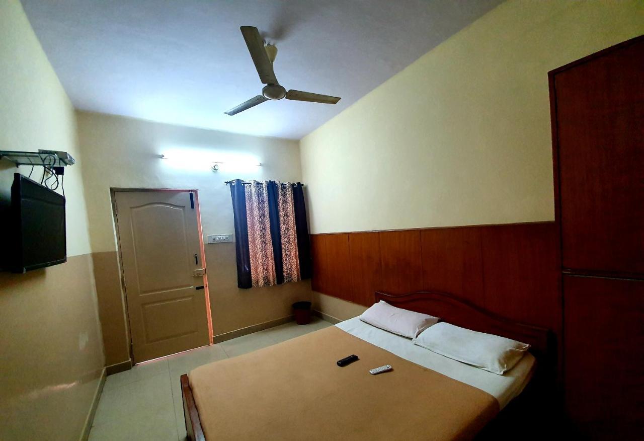 Veekay Residency Hotel Bangalore Bagian luar foto